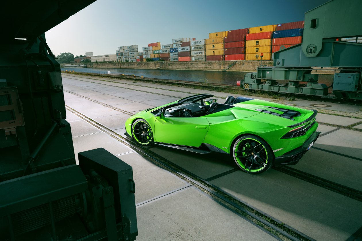 Green Lamborghini Huracan 4k