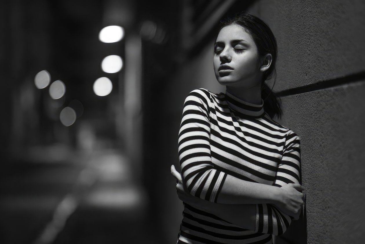 Delaia G Monochrome