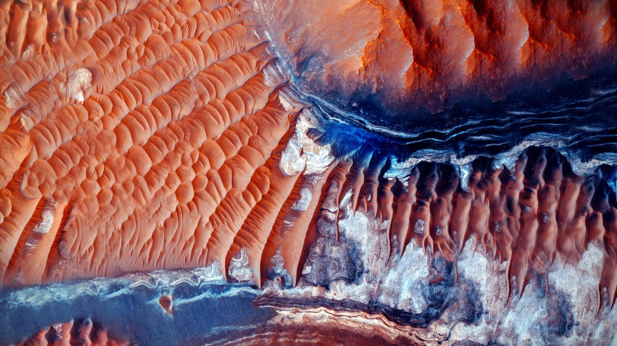 Mars Desert Satellite 8k