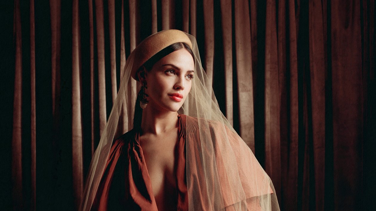 Eiza Gonzalez Content Mode Spring 2020 4k