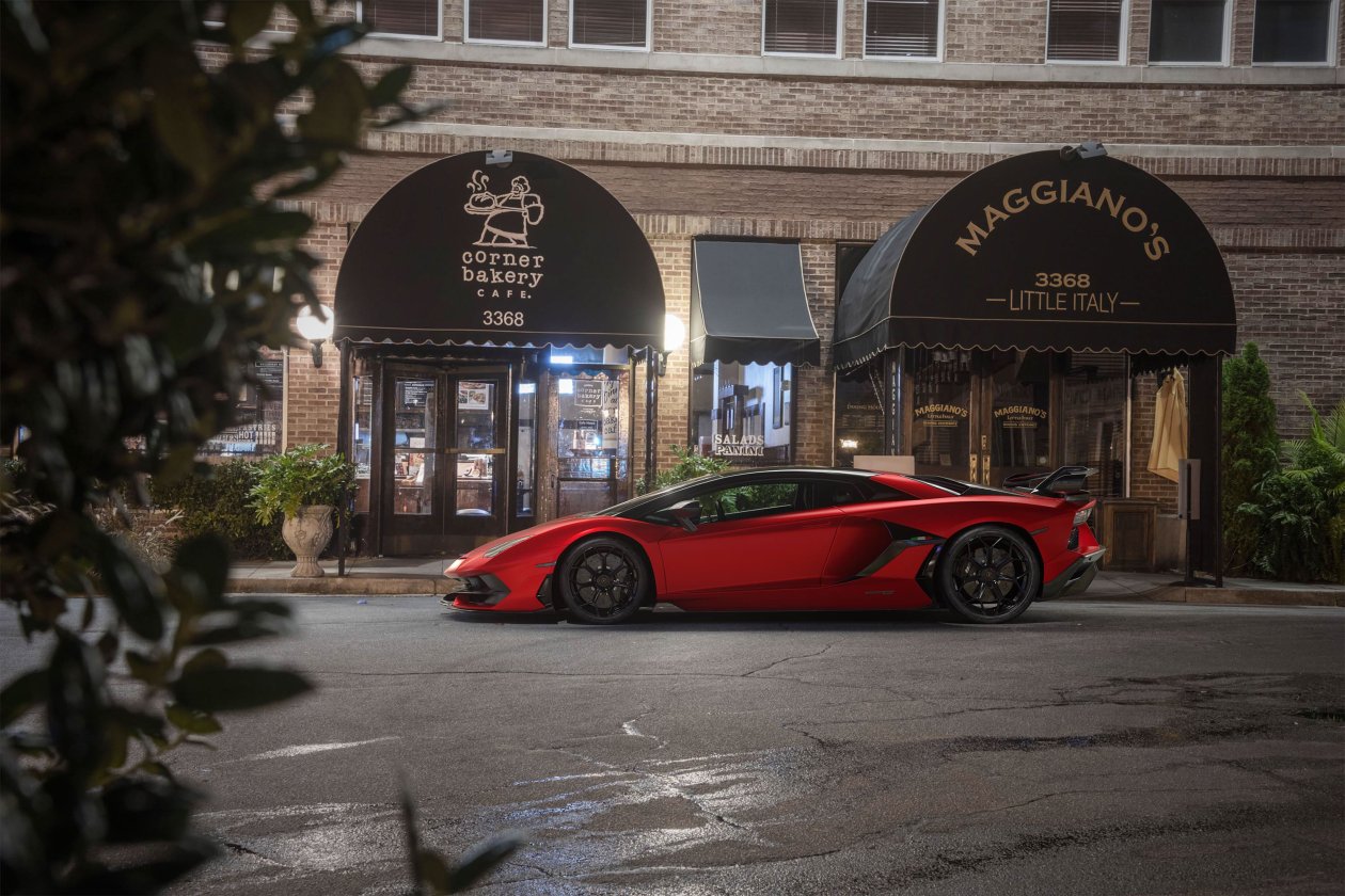 Red Lambo 4k