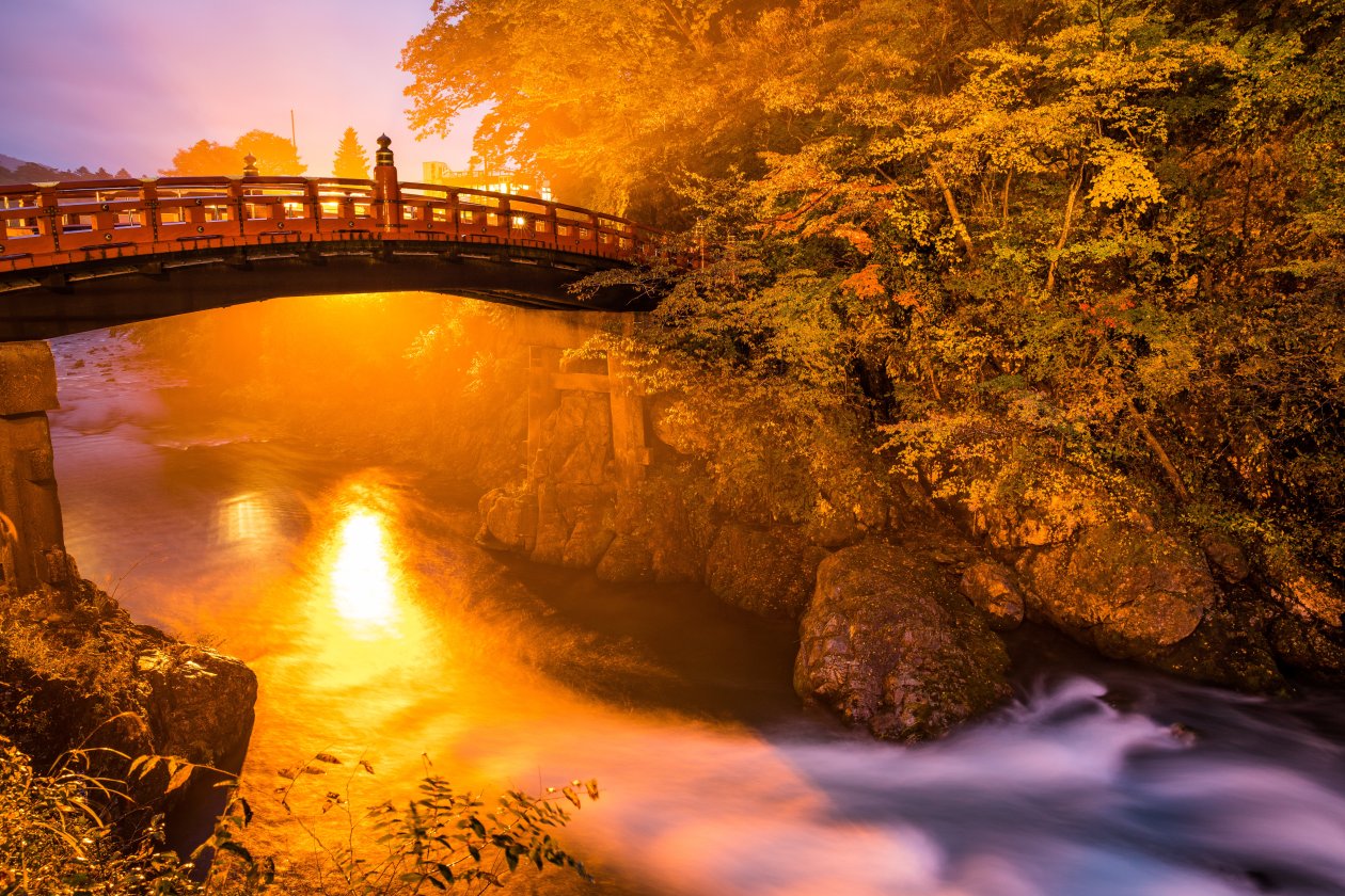 River Flowing Bridge 5k