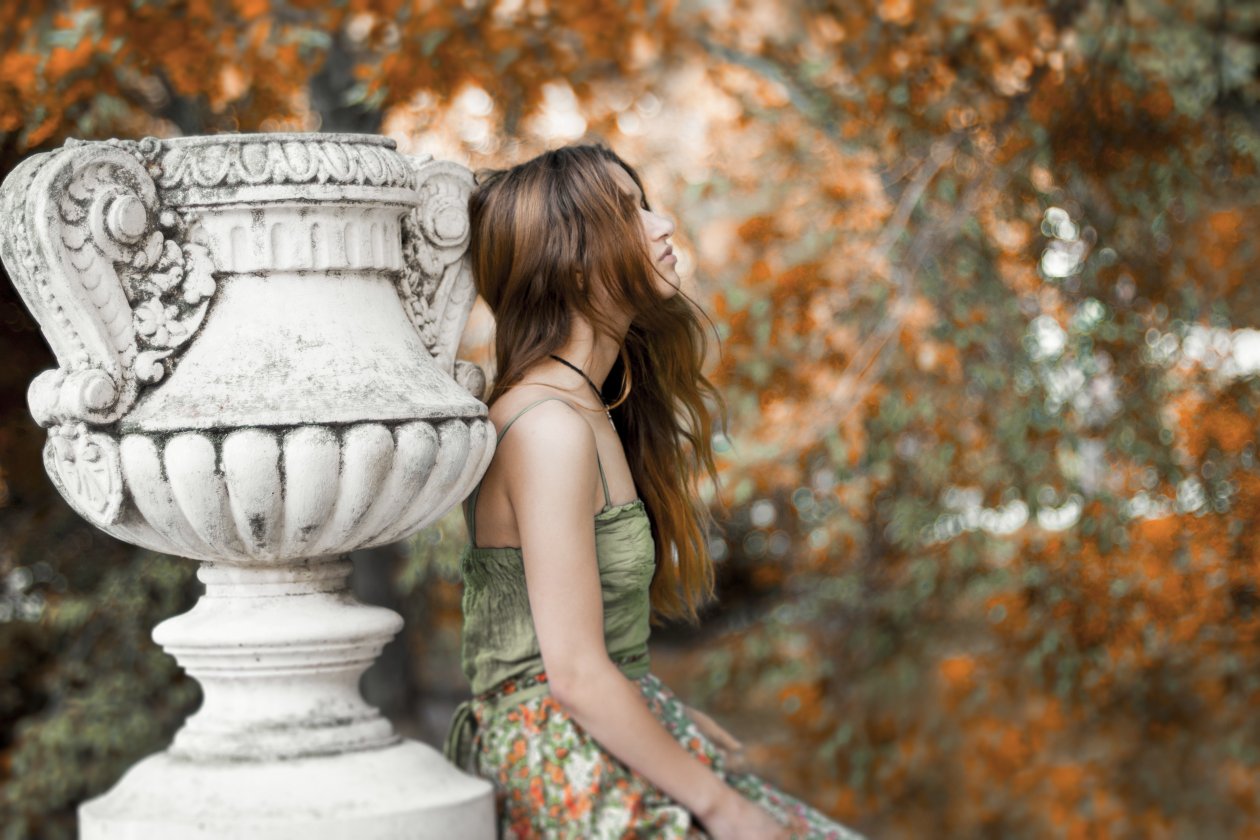 Women Outdoors Brunette