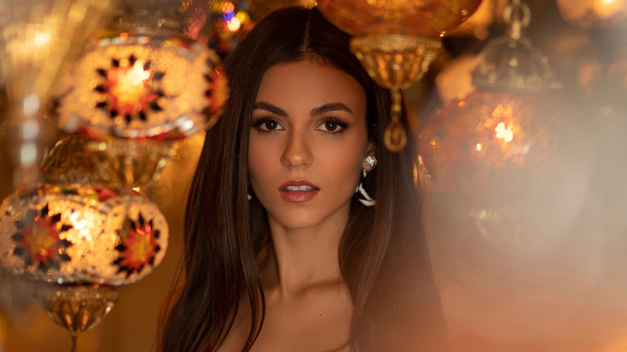 Victoria Justice Modeliste Magazine 4k
