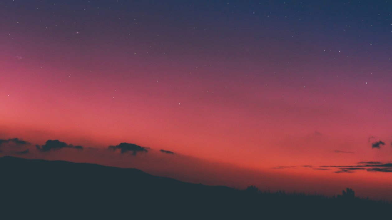 Shooting Stars In Sky 4k