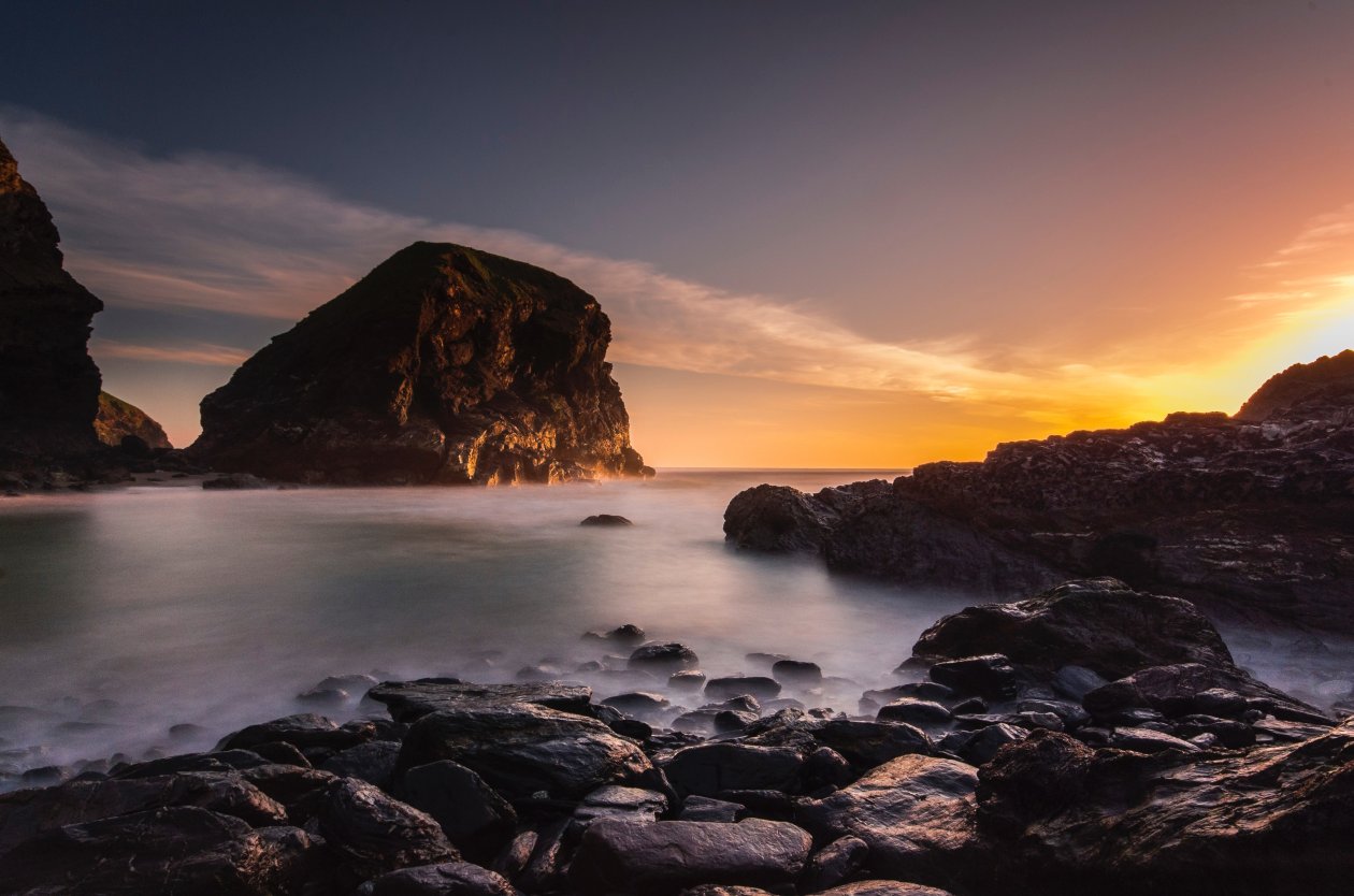 Beach Rocks Clouds Golden Hour 5k