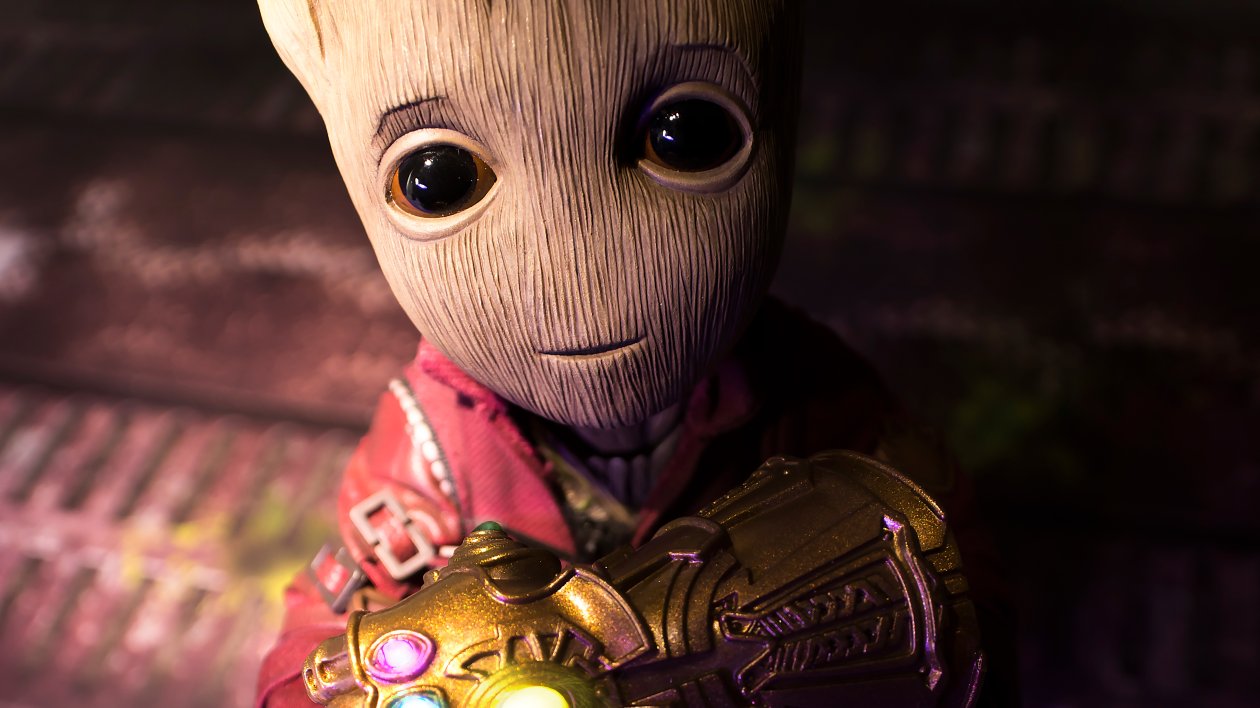 Baby Groot Found The Gauntlet