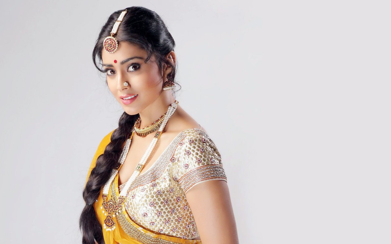 Shriya Saran 4