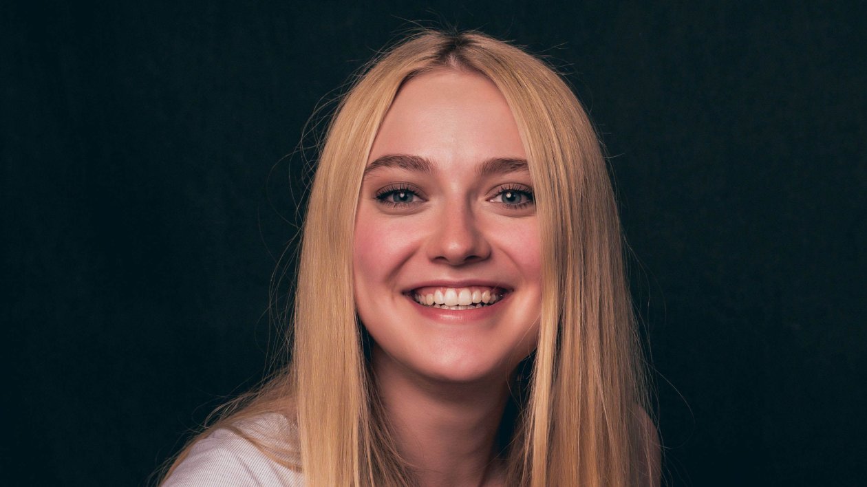 Dakota Fanning Cute Smile