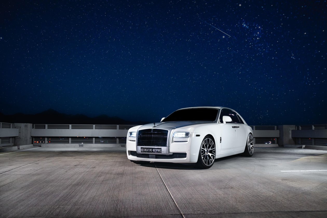 White Rolls Royce 2021 5k