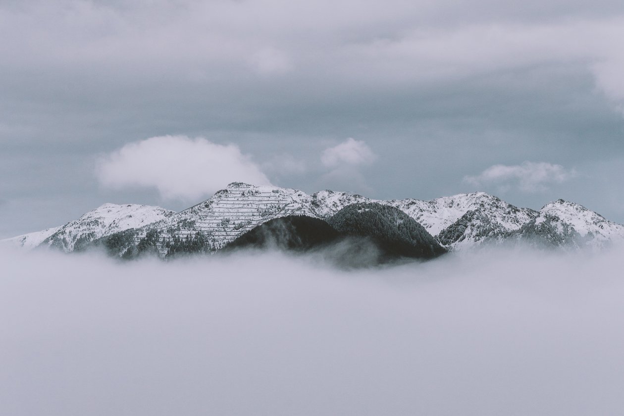Clouds Covered Mountains 4k
