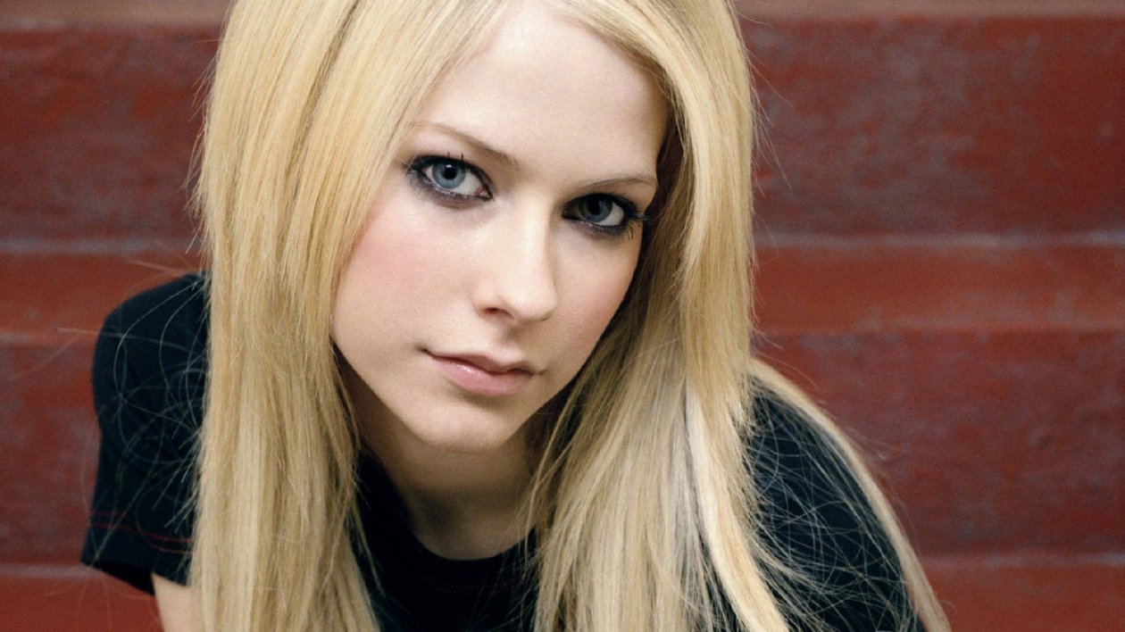 Avril Lavinge Beautiful