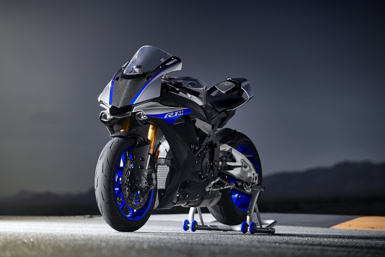 Yamaha R1 4K