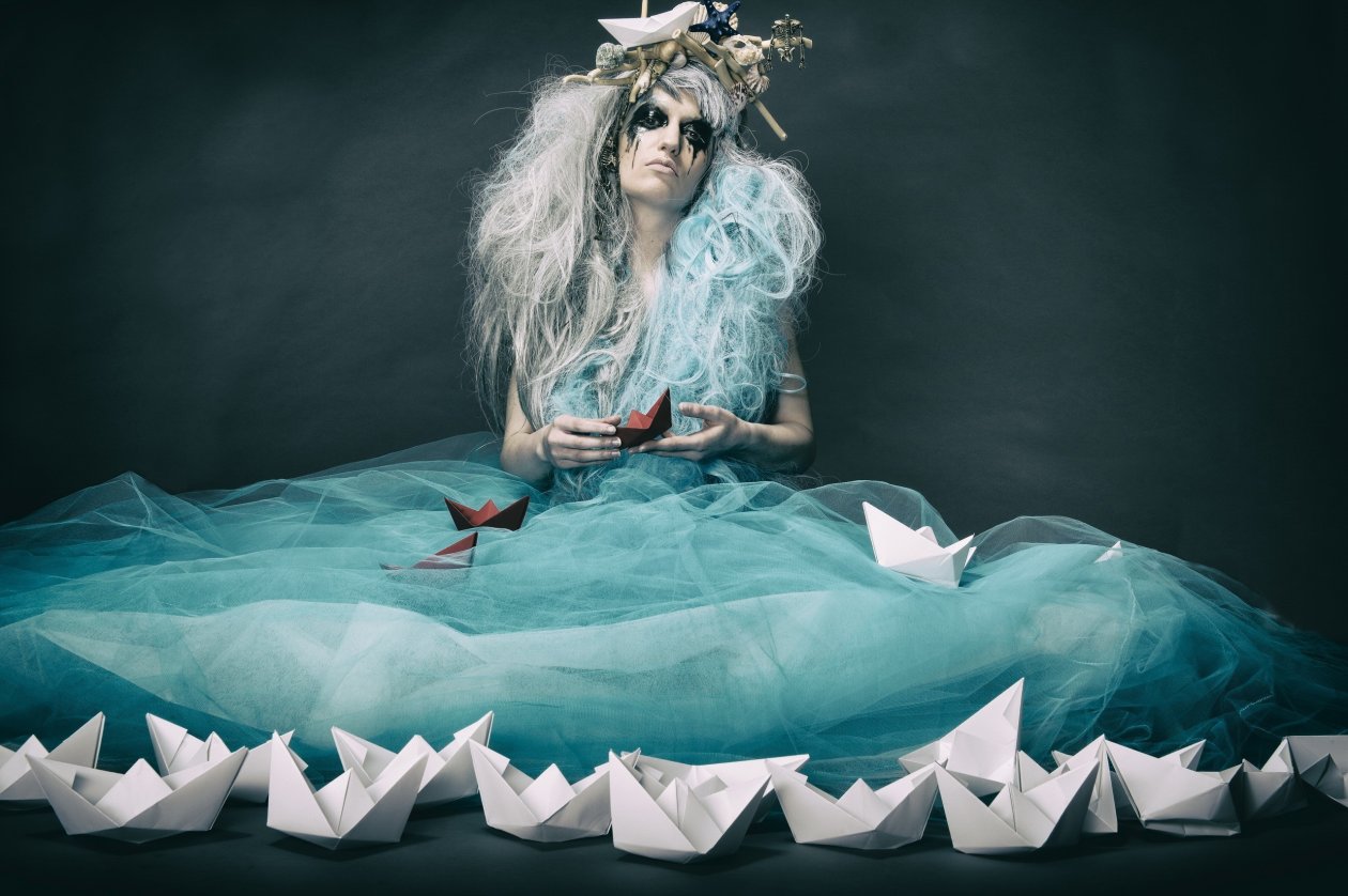 Fantasy Art Women Ships
