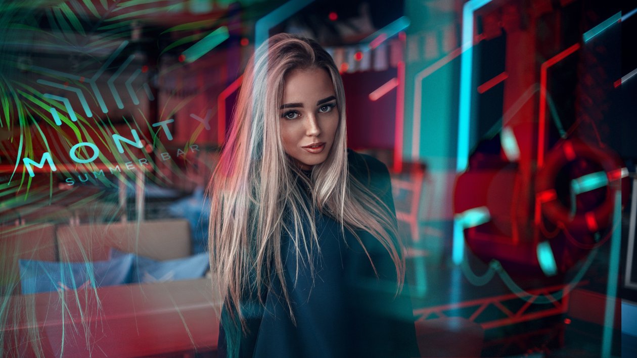 Blonde Restaurant Portrait