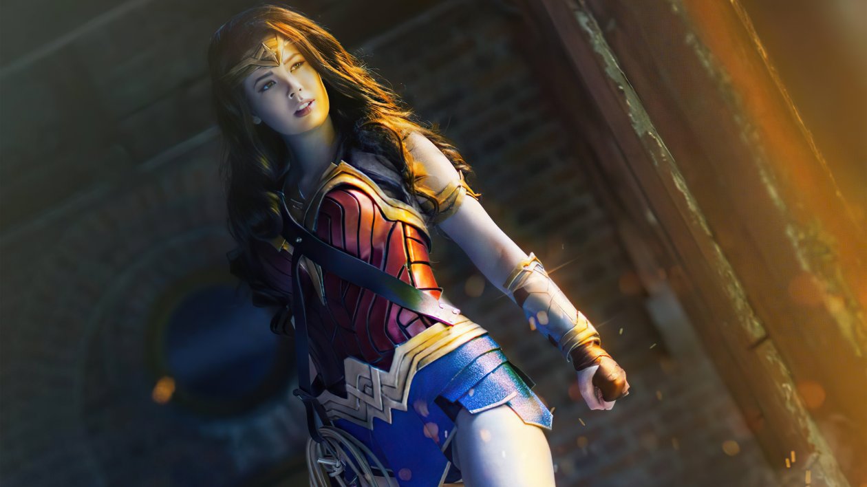 Wonder Woman Cosplay Fight For The Innocent