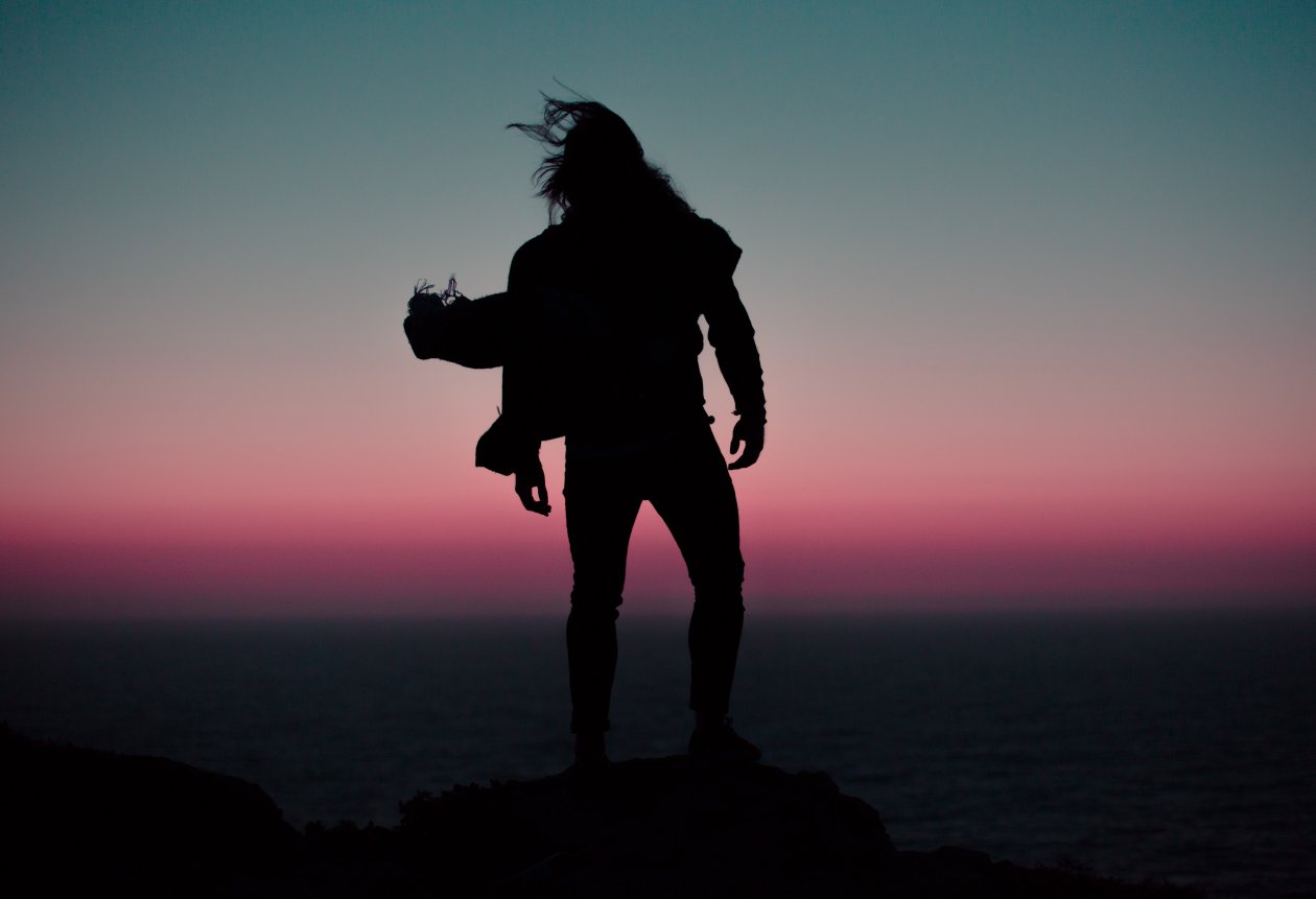 Long Hair Man Silhouette 5k