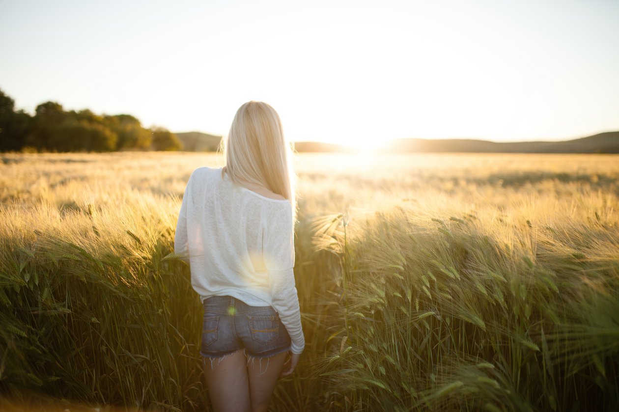 Girl Field Outdoor 4k