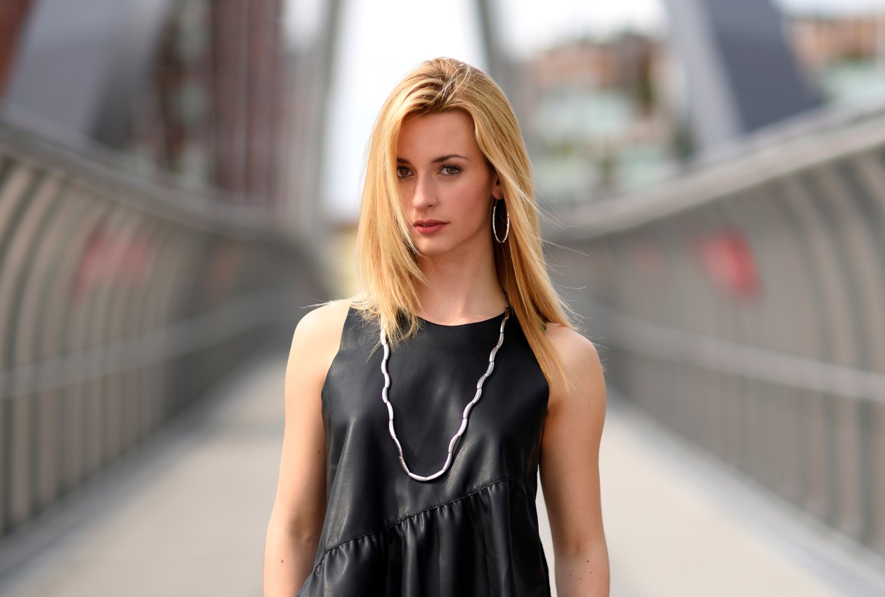 Black Dress Blonde Hair 5k