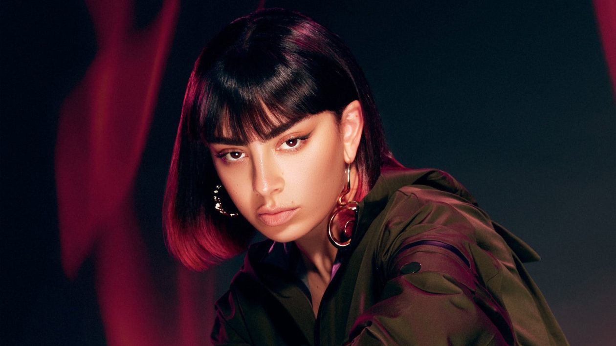 Charli Xcx L Officiel Photoshoot