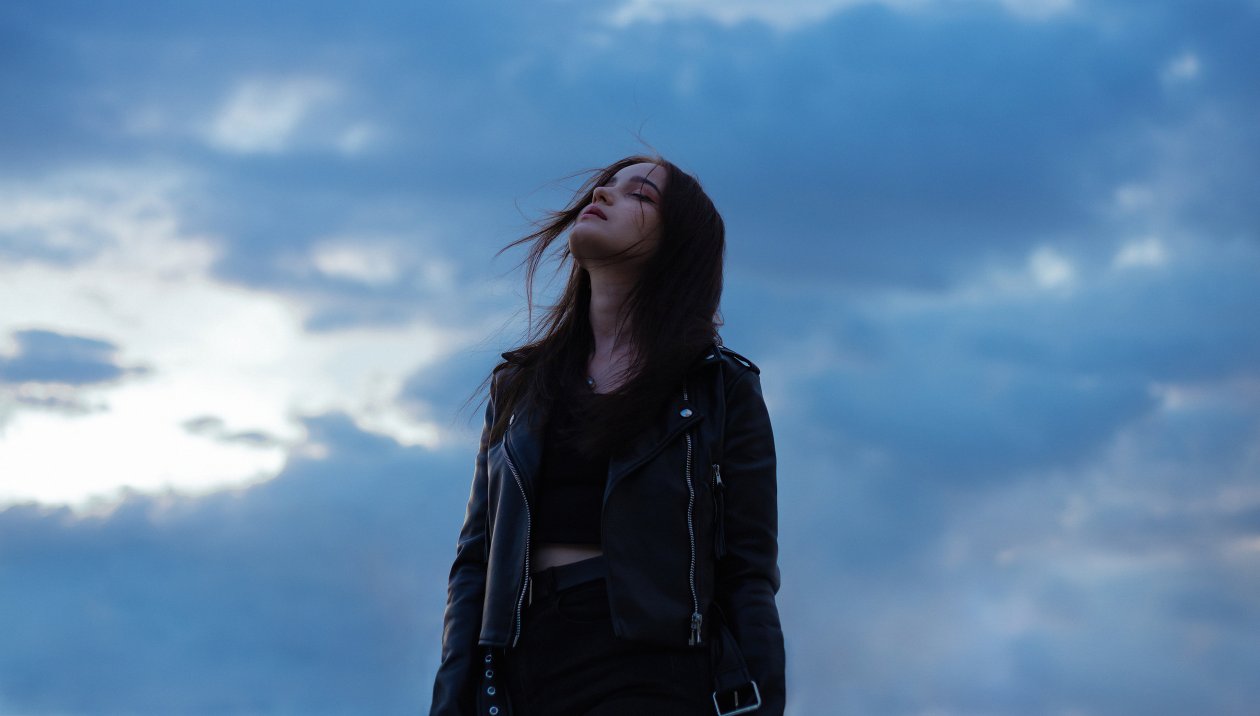 Girls Closed Eyes Relaxing Looking At Sky 4k