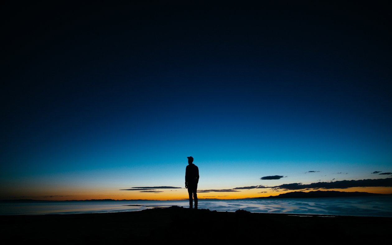 Moody Adventure Silhouette 5k