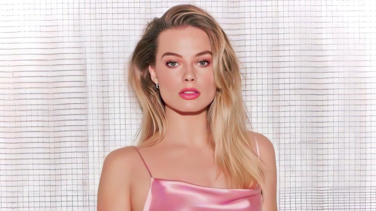 Margot Robbie In Pink Dress 4k