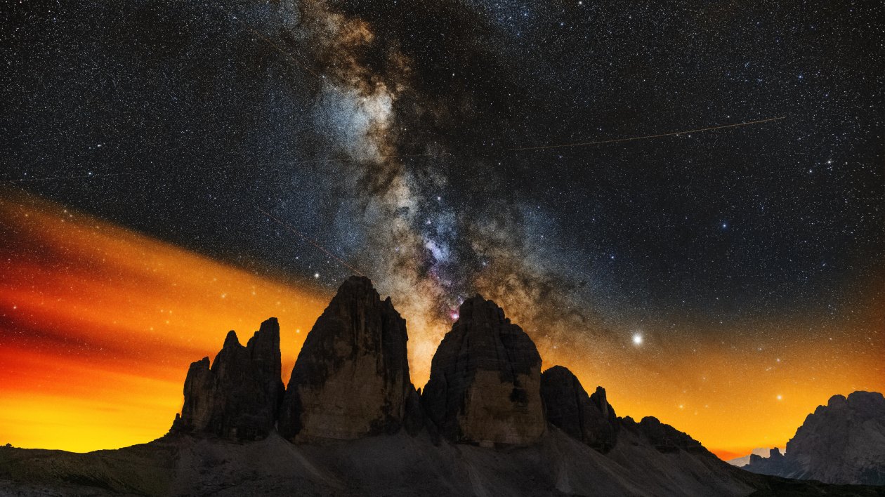 Milky Ways Setting Behind The Tre Cime Di Lavaredo 8k
