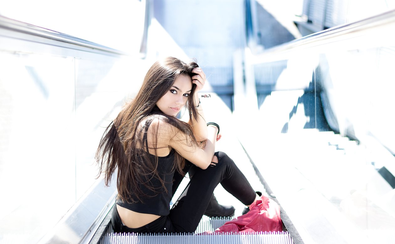 Nicole Ceretta Looking Back