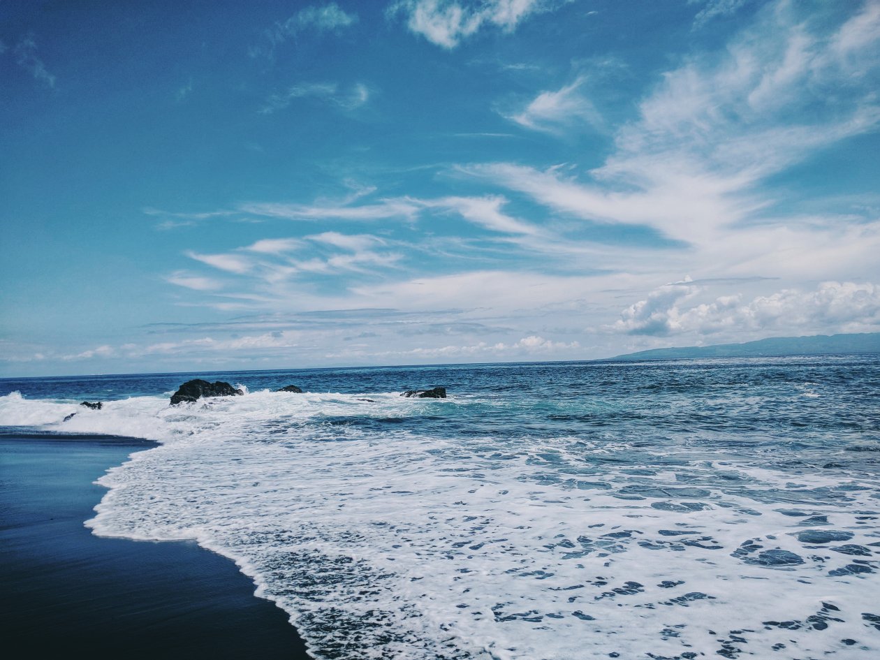 Sea Shore Under Blue Sky 4k