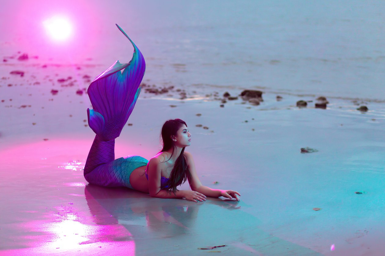 Girl With Mermaid Dress 4k