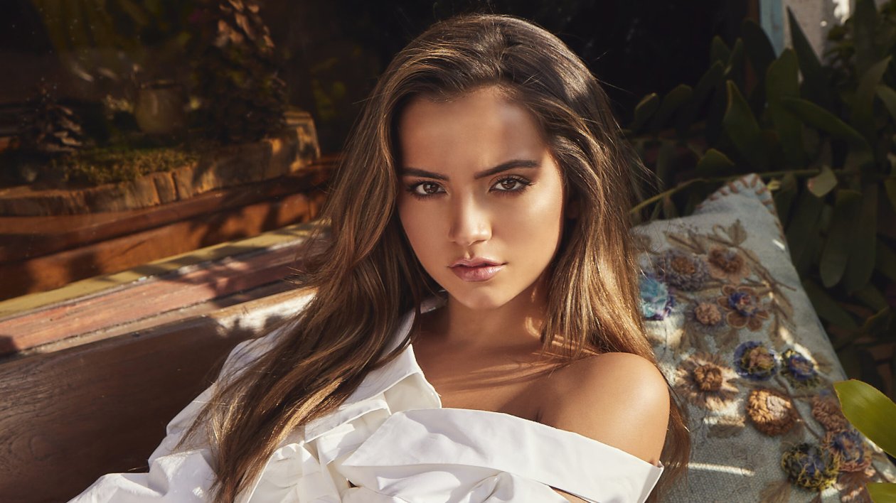 Isabela Moner 2020