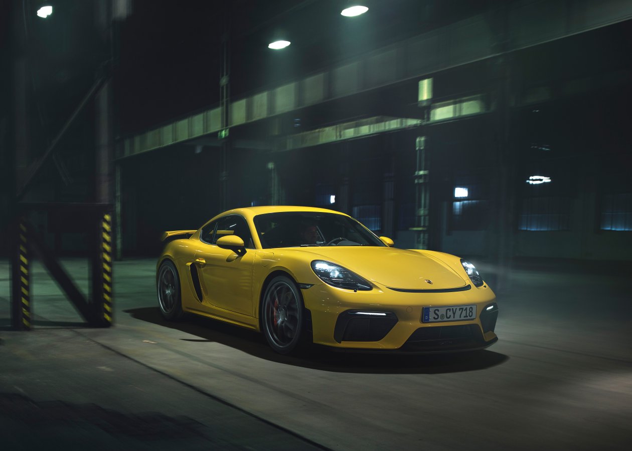 Porsche 718 Cayman GT4 5k