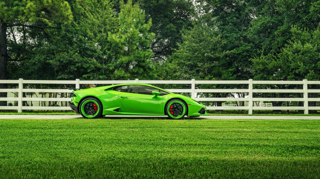 Green Lamborghini Huracan