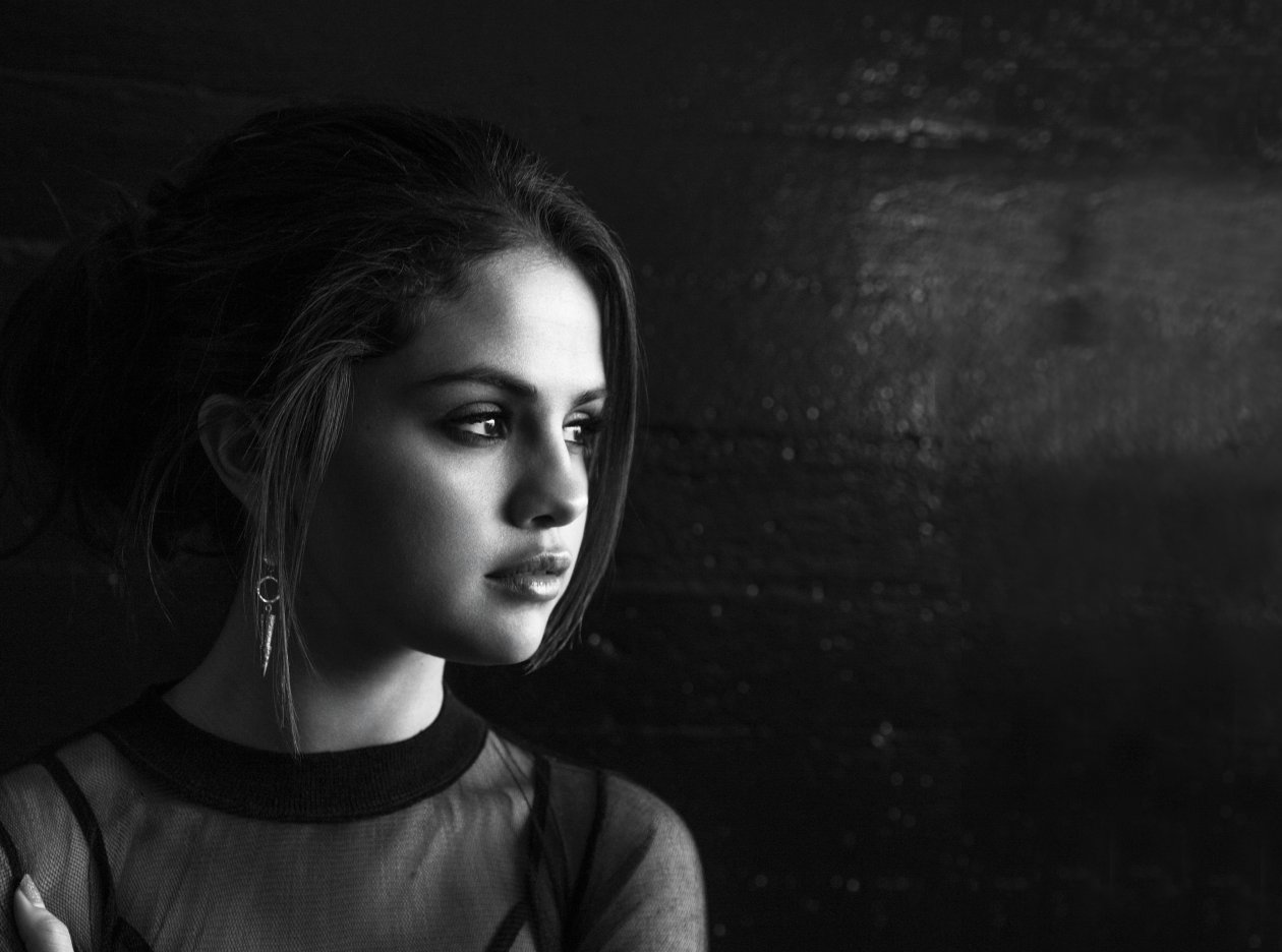 Selena Gomez Monochrome 4k
