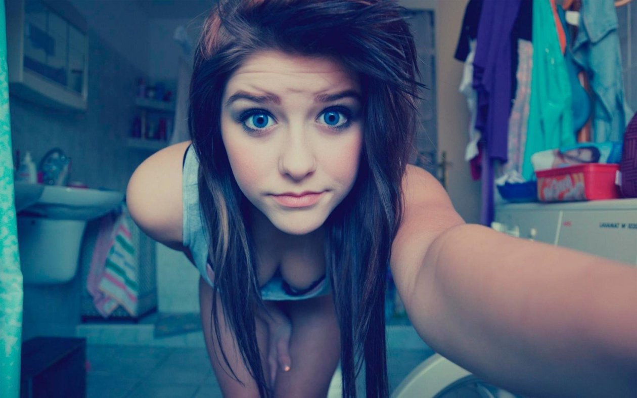 Blue Eyes Cute Teen Girl