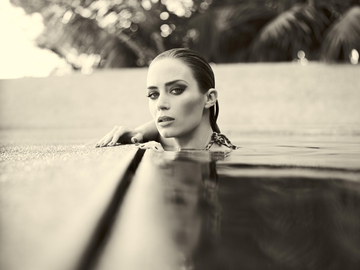 Emily Blunt 8k Monochrome