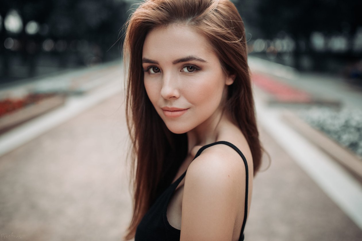 Cute Brunette