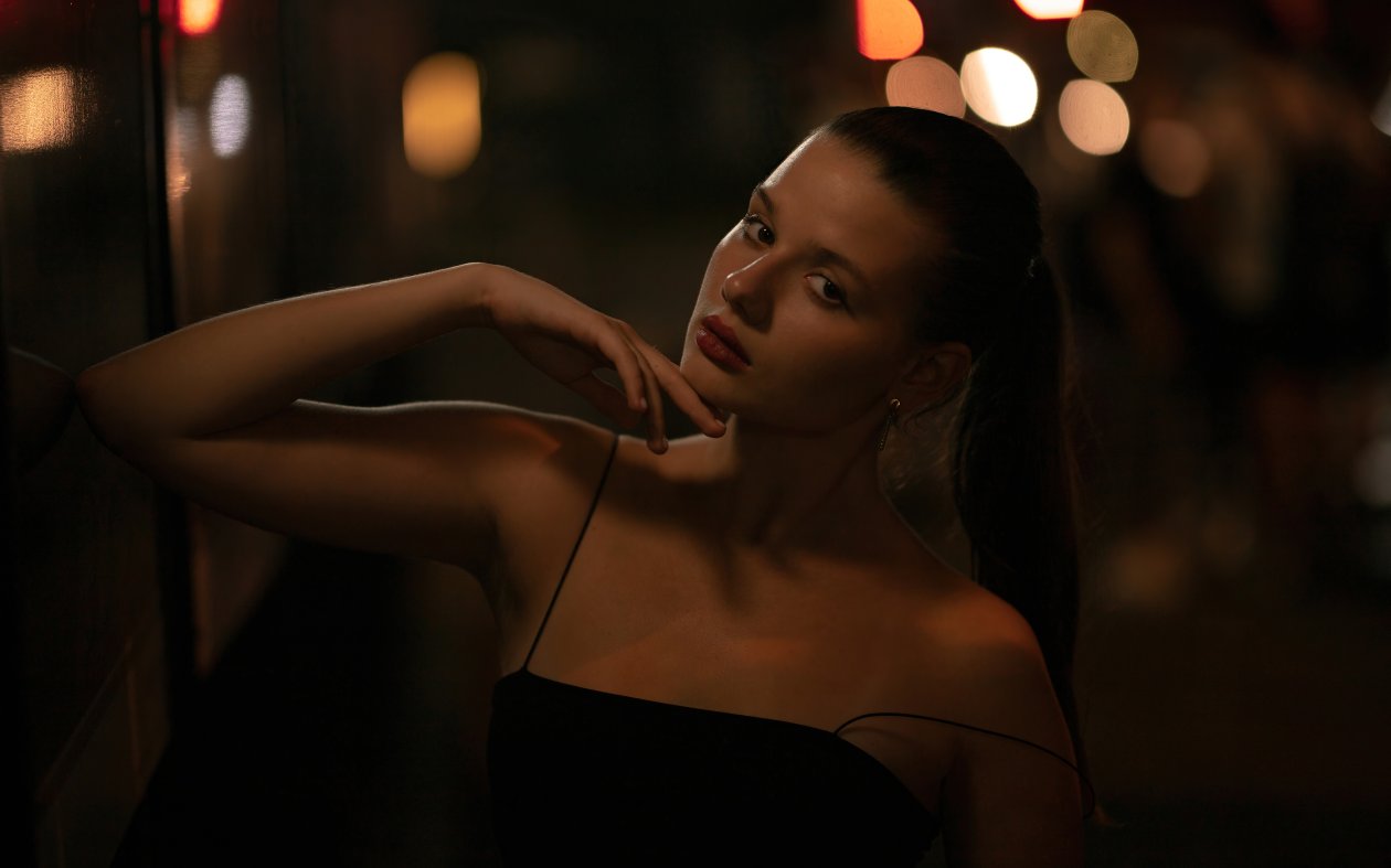 Black Clothing Girl Ponytail
