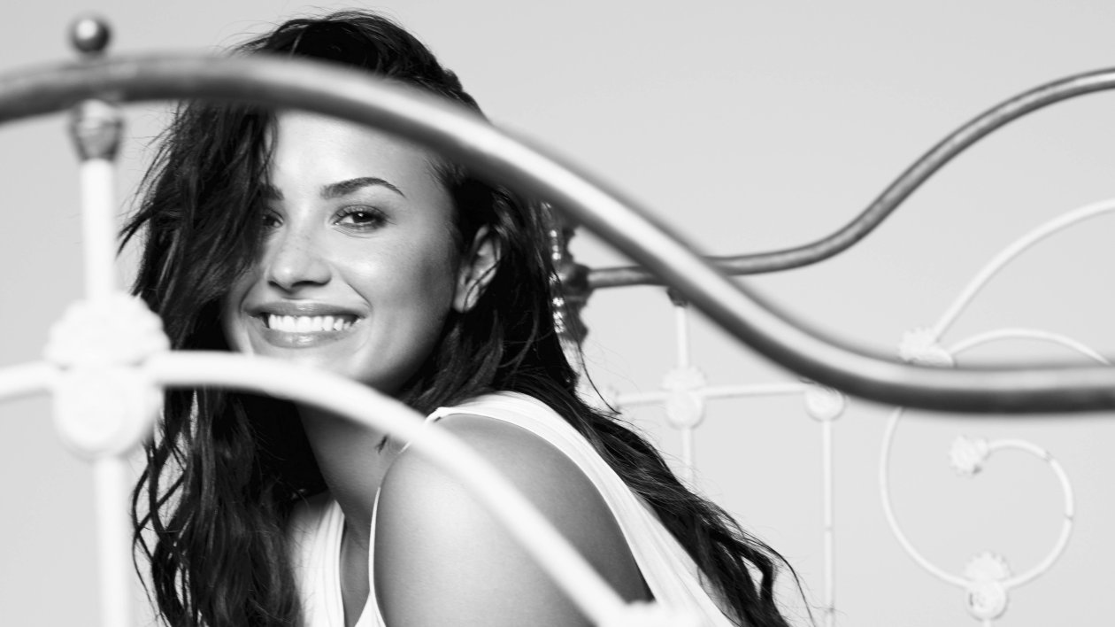 Demi Lovato Monochrome 5k