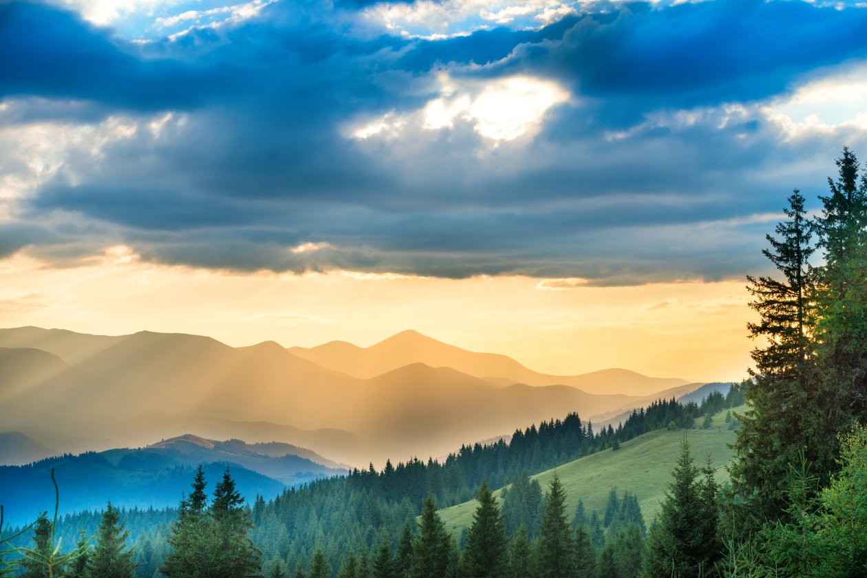 Landscape Mountains Sunbeam Nature 5k