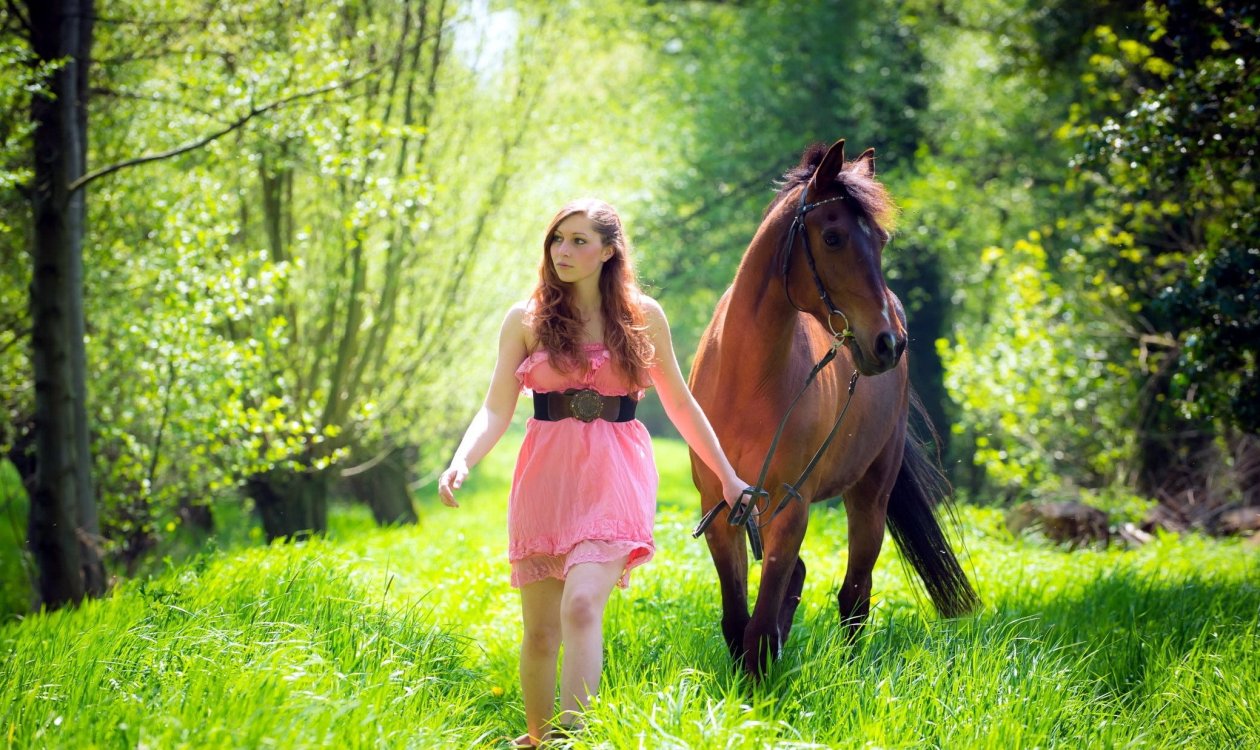 Women With Horse