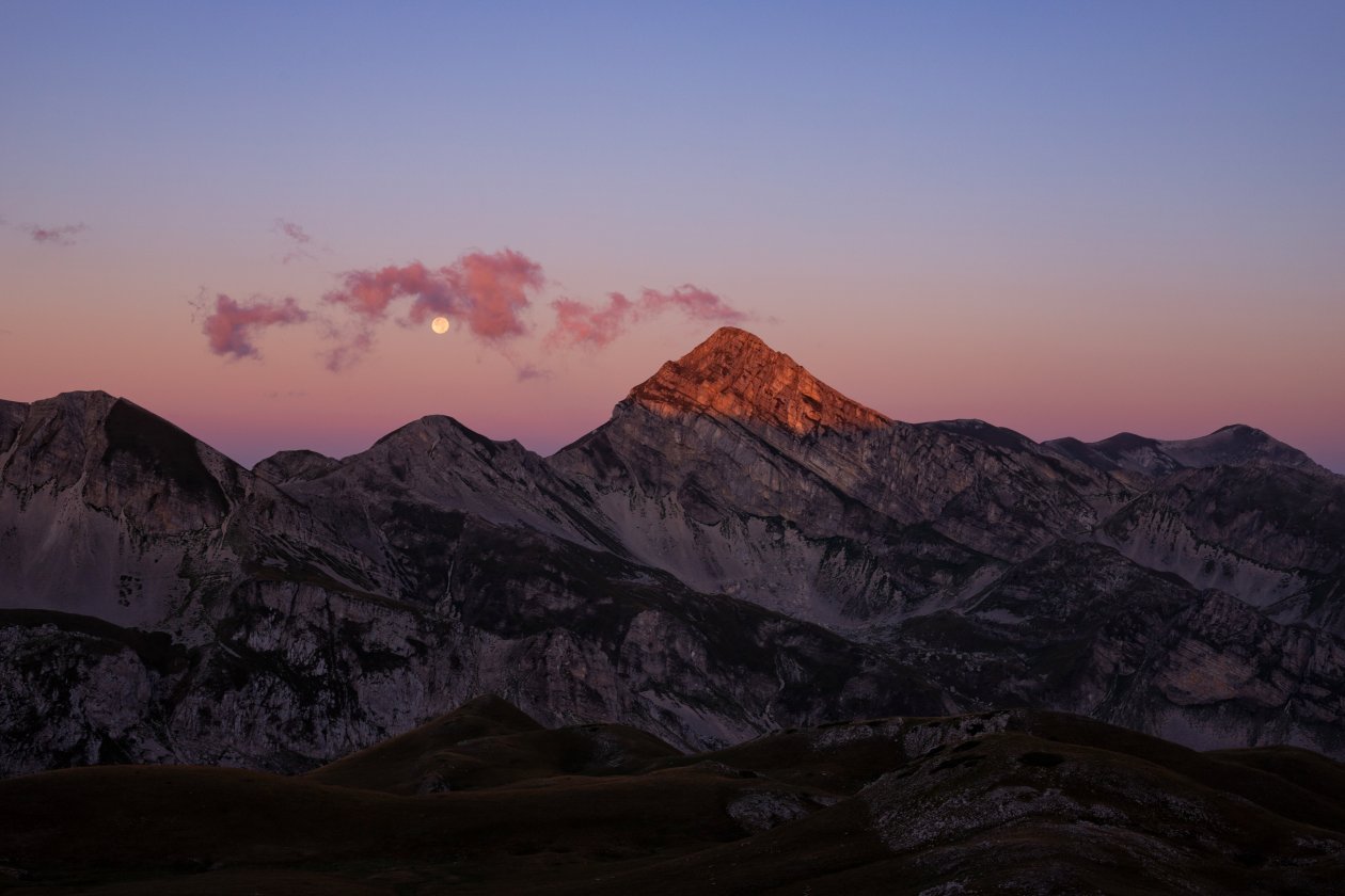 Evening View Mountains Landscape 5k