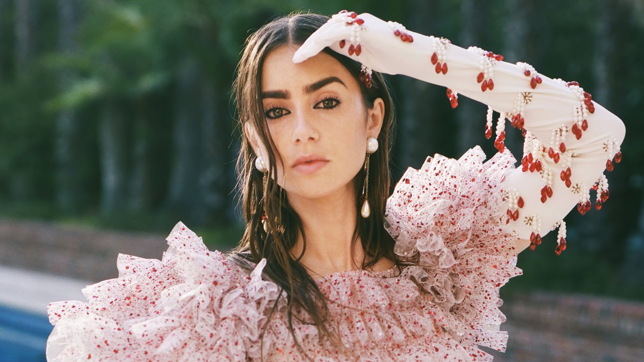 Lily Collins Rollacoaster 4k