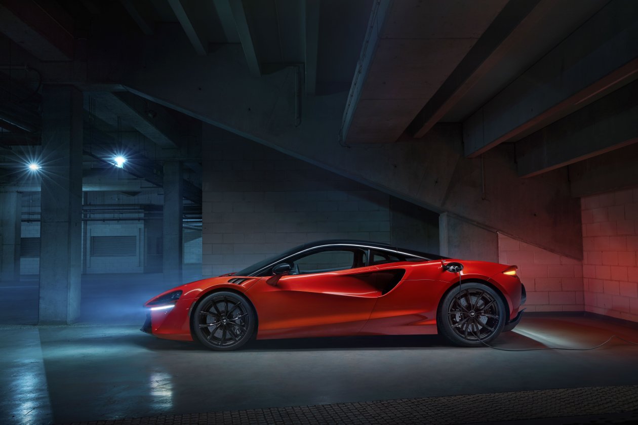 McLaren Artura 8k