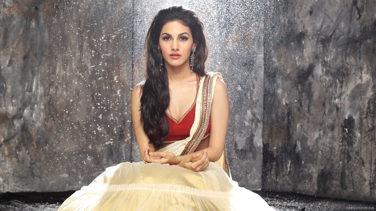 Amyra Dastur HD