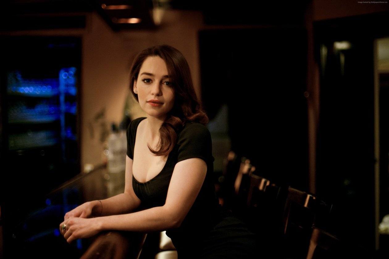 Emilia Clarke 3