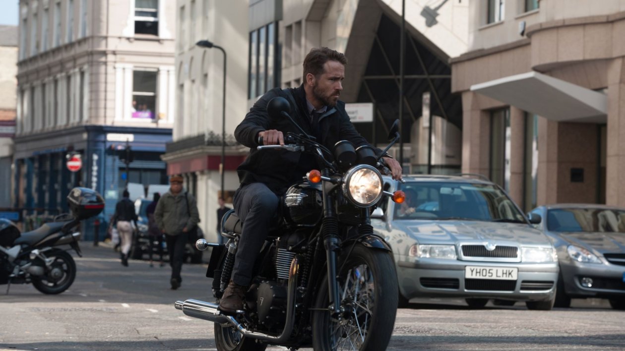 Ryan Renolds In Criminal Movie