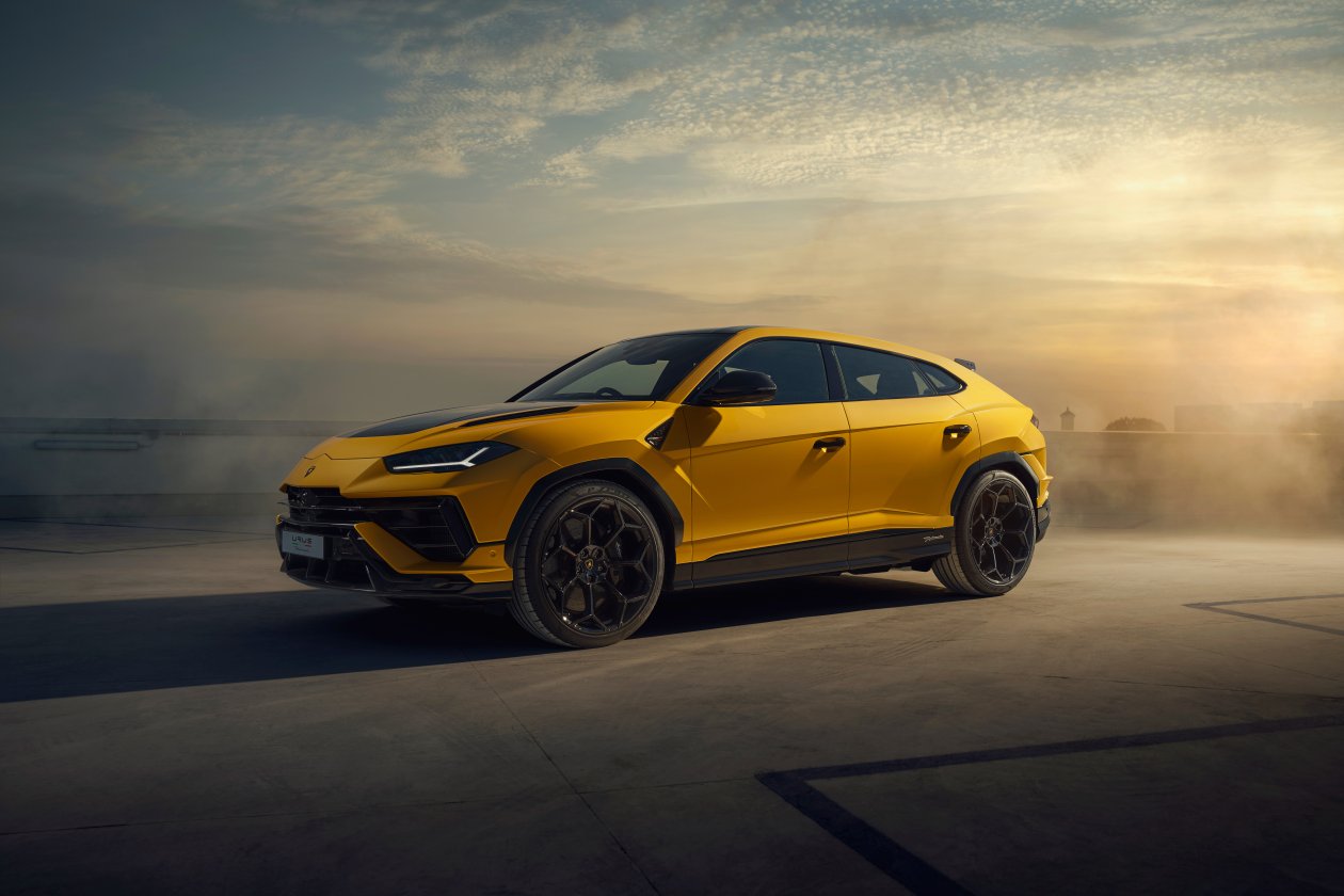 2022 Lamborghini Urus Performante Photoshoot 10k