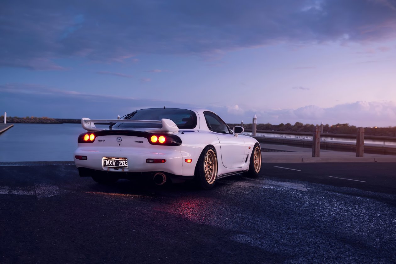 Mazda Rx7 Golden Alloys 4k